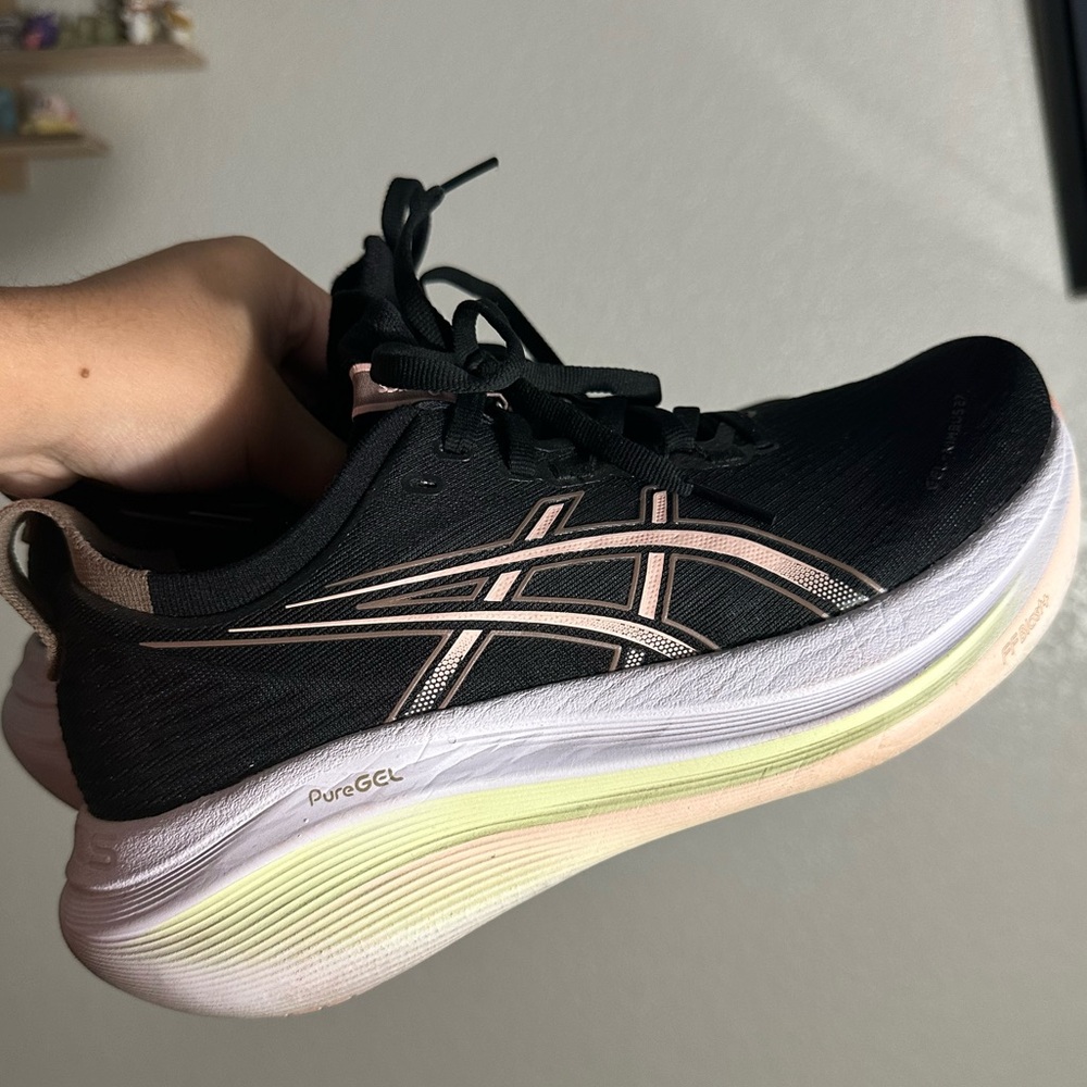 Women’s Asics Gel Nimbus 27